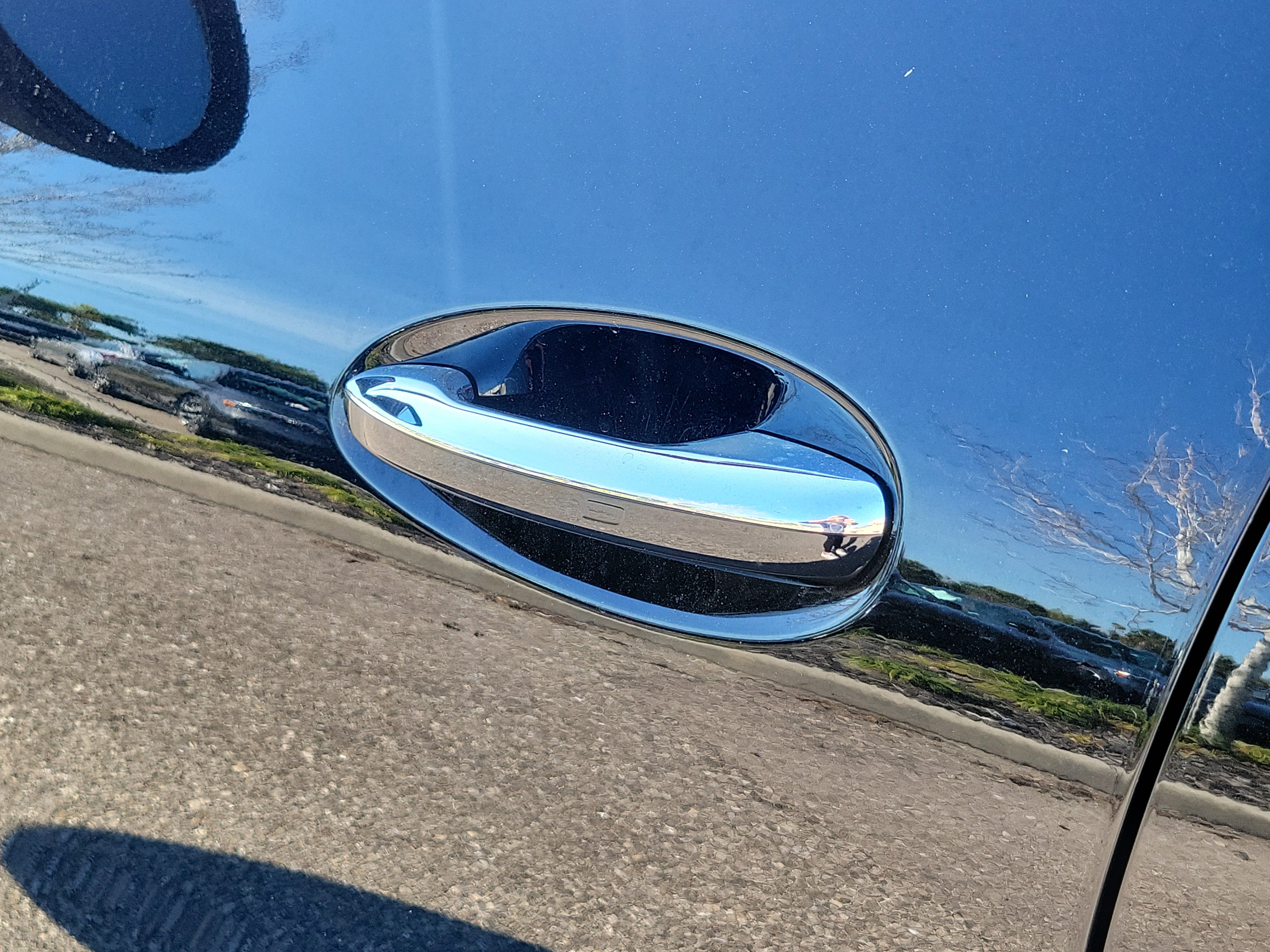 Used 2024 Mercedes-Benz GLC 300 w/ Winter Package image 9