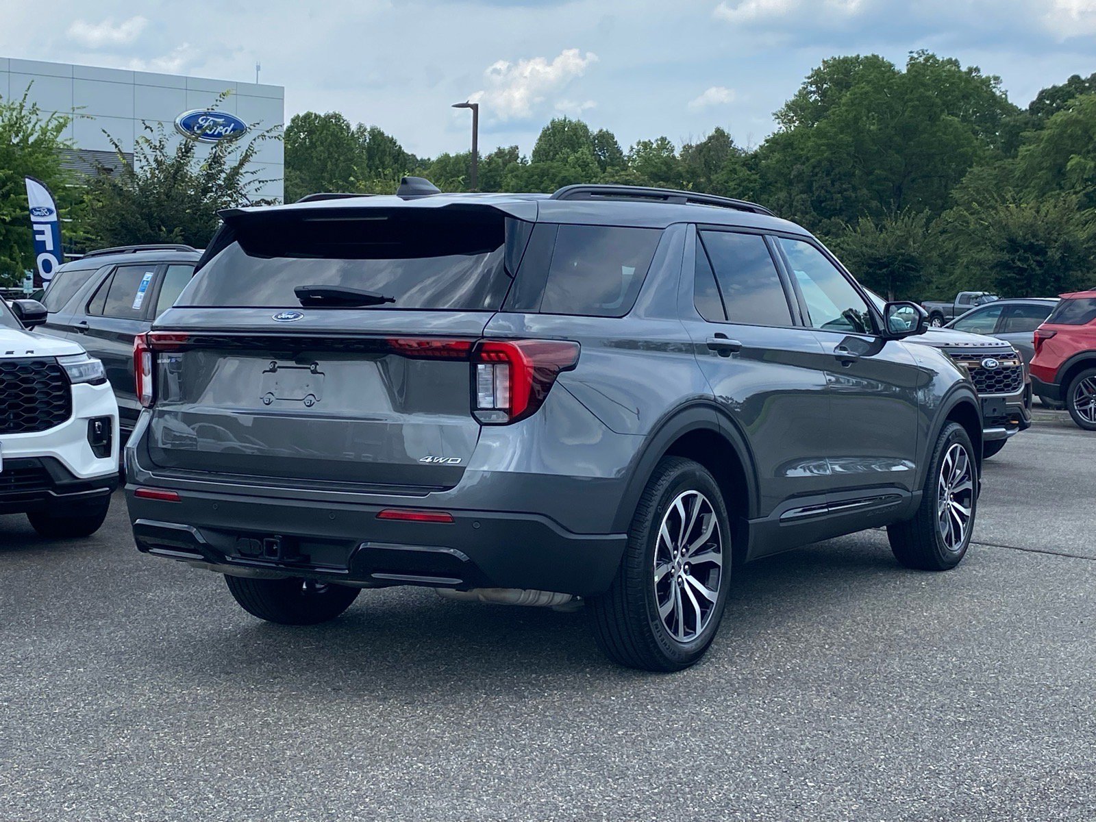 New 2026 Ford Explorer ST-Line AWD/4WD image 4
