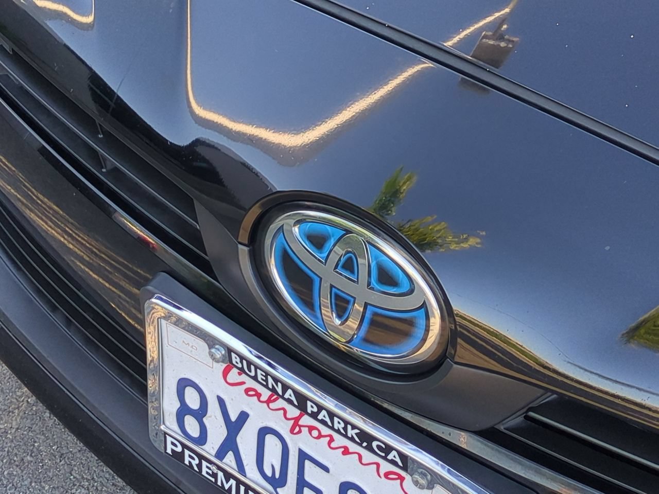 Used 2022 Toyota Prius LE FWD image 28