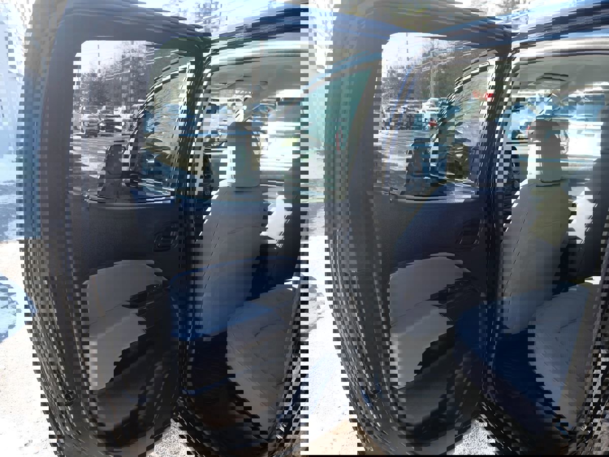 Used 2020 Chevrolet Colorado W/T w/ Custom Special Edition image 26