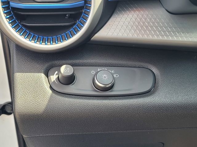 Used 2025 Chevrolet Trax LS image 23