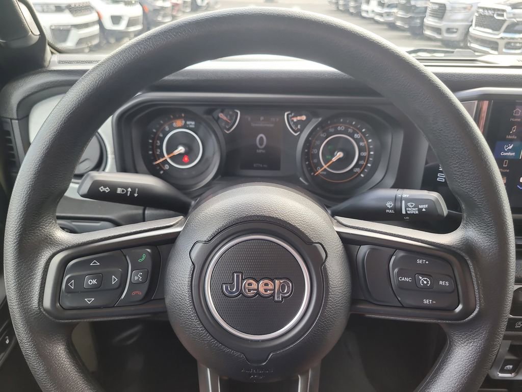Used 2025 Jeep Wrangler Sport image 22