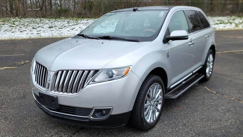 Used 2013 Lincoln MKX Base image 3