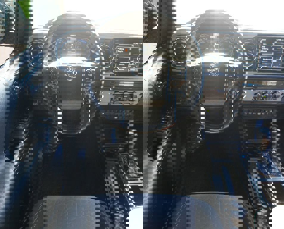 Used 2021 Toyota Tacoma TRD Sport w/ Technology Package image 5