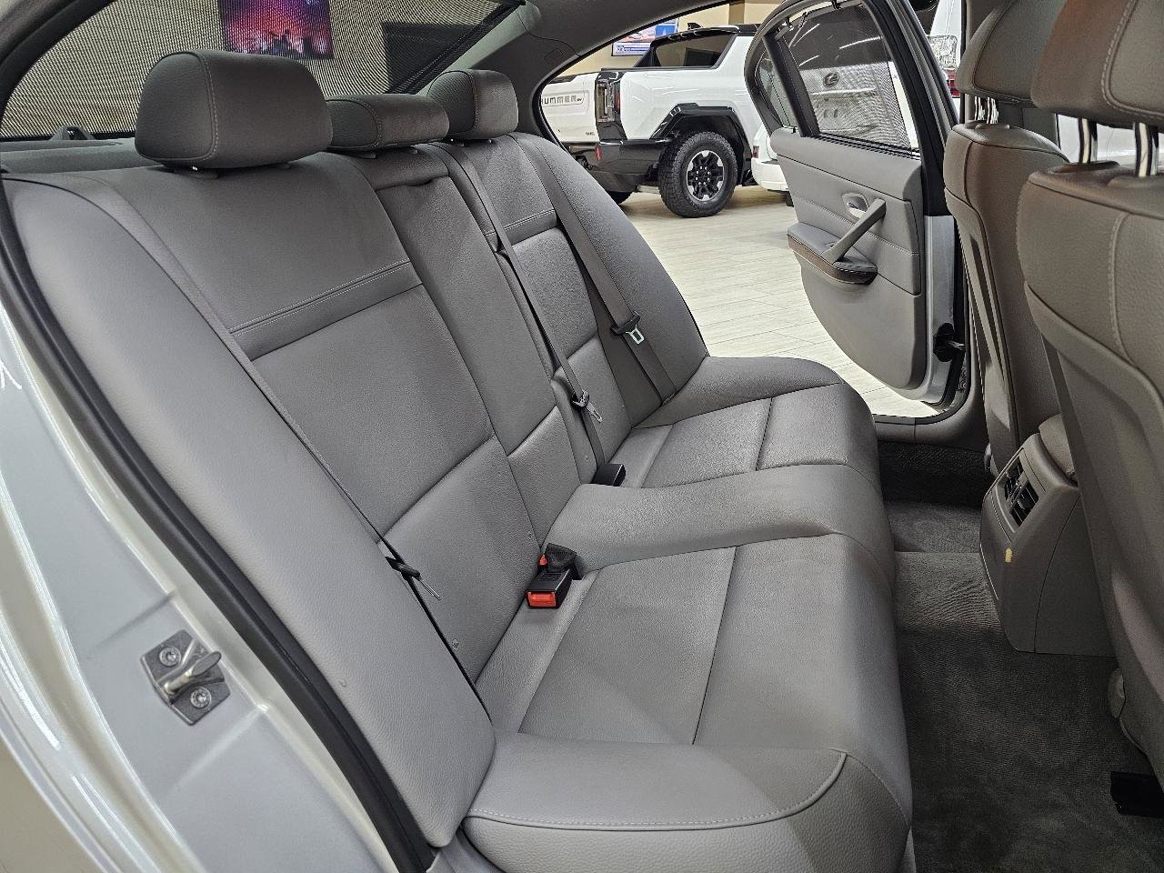 Used 2011 BMW 335i Sedan image 21