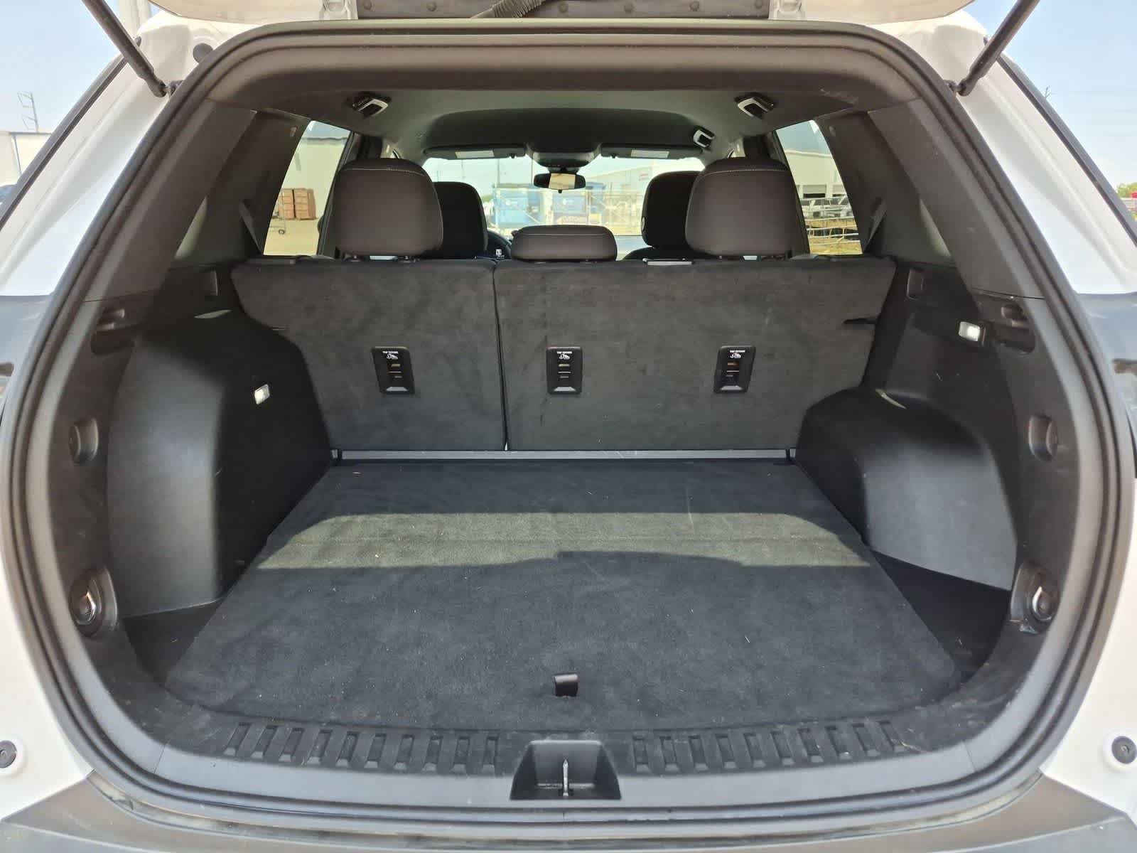 Used 2025 Chevrolet Equinox LT FWD image 25