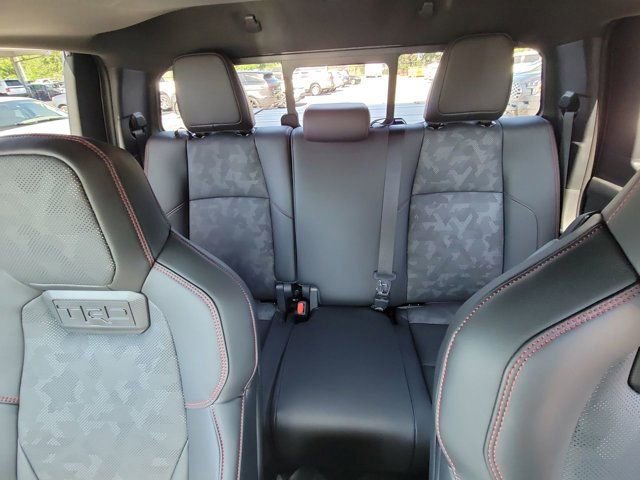 Used 2025 Toyota Tacoma TRD Pro AWD/4WD image 5