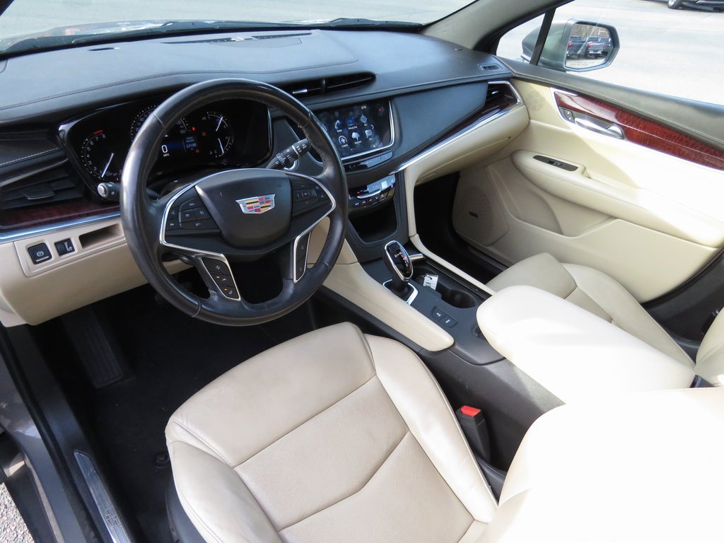 Used 2018 Cadillac XT5 Premium Luxury w/ Driver Assist Package image 12