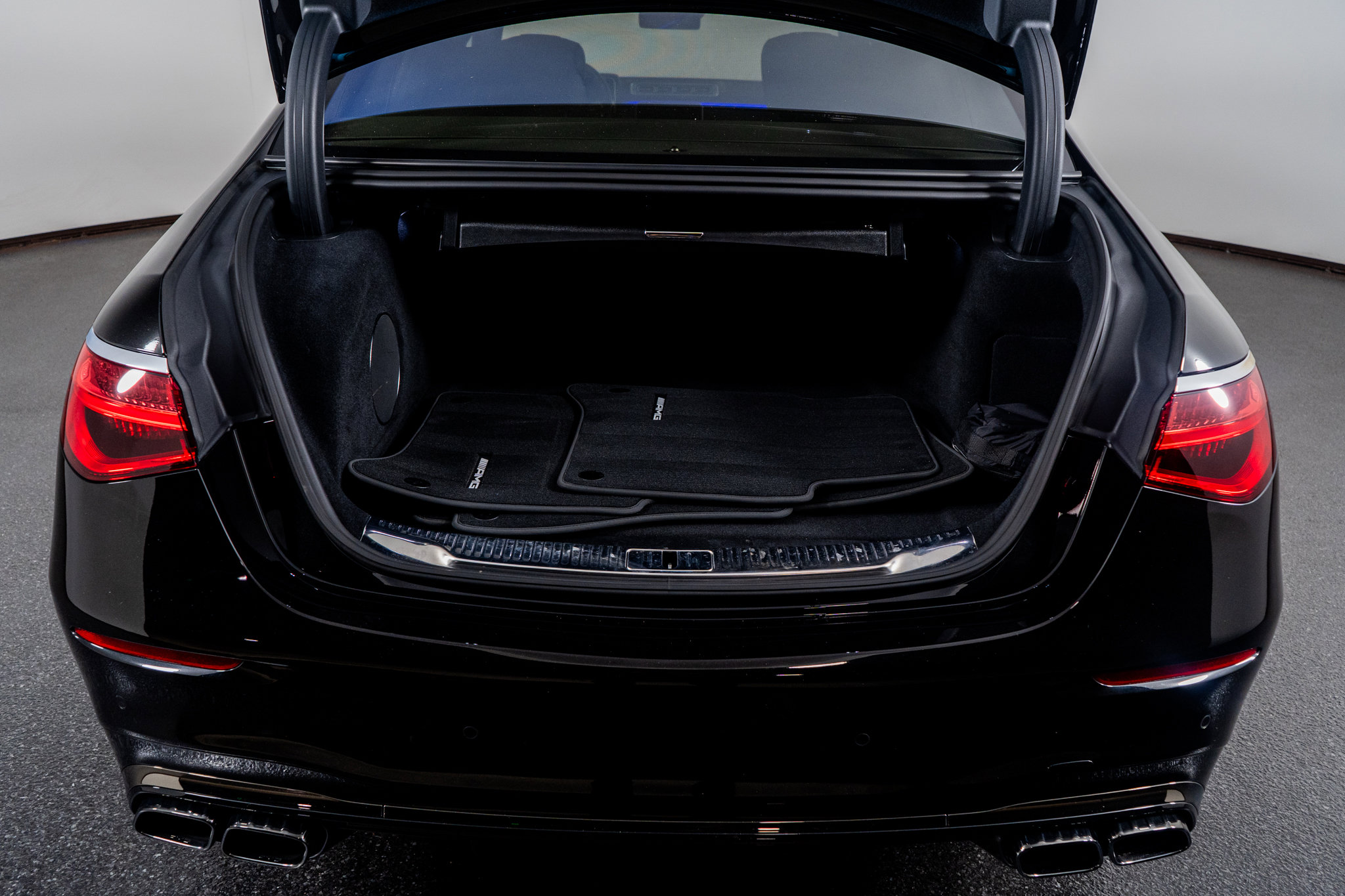 Used 2025 Mercedes-Benz S 63 AMG S w/ AMG Night Package image 63