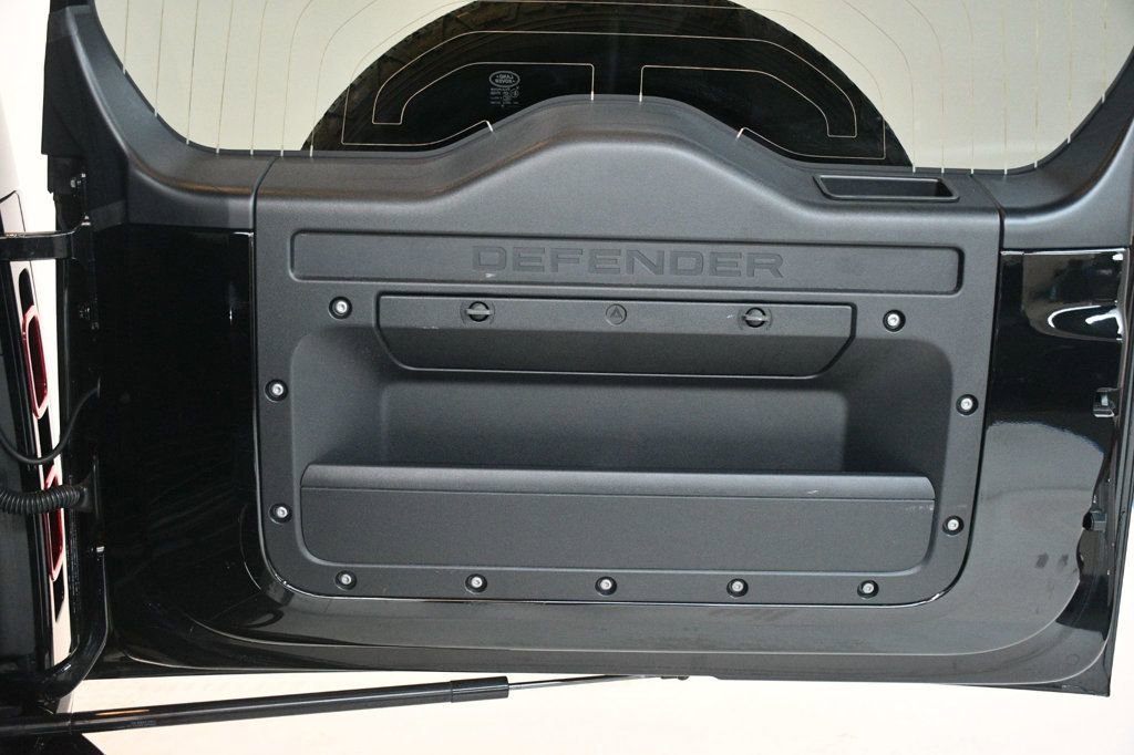 Used 2023 Land Rover Defender 110 X-Dynamic SE image 71
