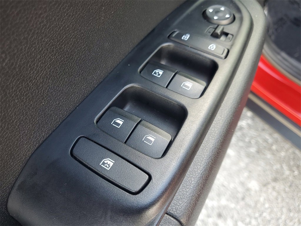 Used 2024 Hyundai Venue SEL image 18