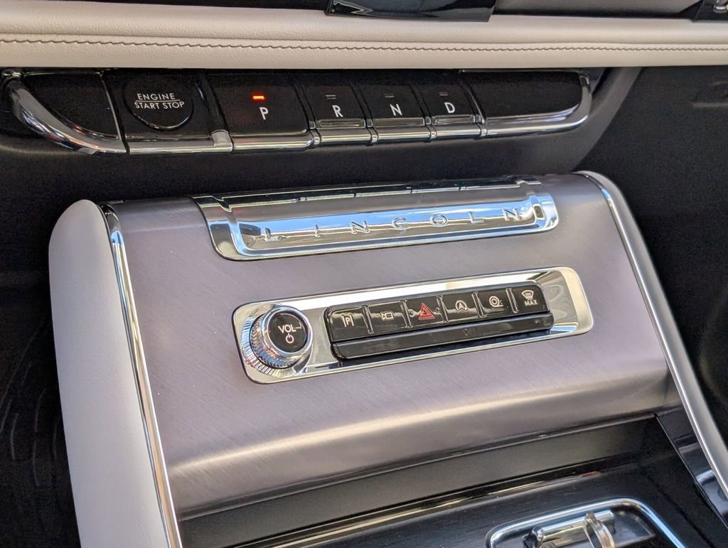 New 2026 Lincoln Aviator 2WD image 18
