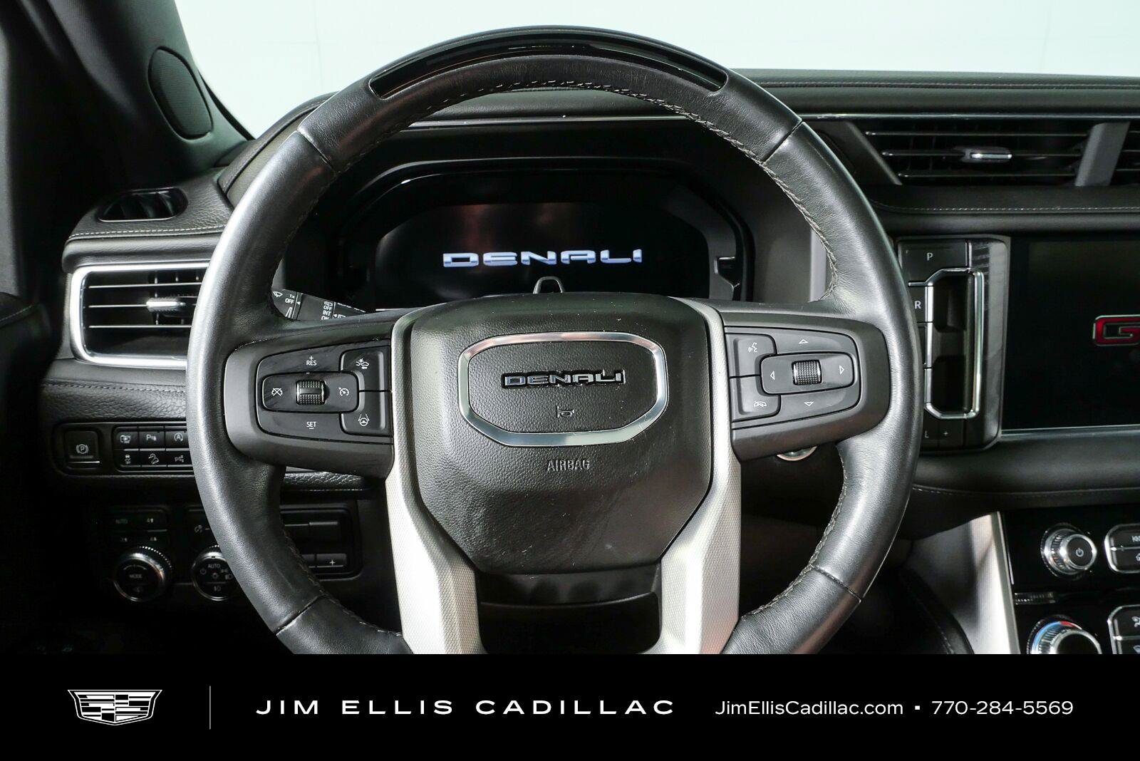Used 2023 GMC Yukon XL Denali w/ Denali Reserve Package AWD/4WD image 10