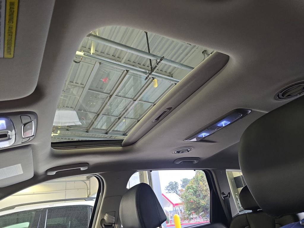Used 2024 Kia Telluride EX w/ EX Captain's Chair Package image 31