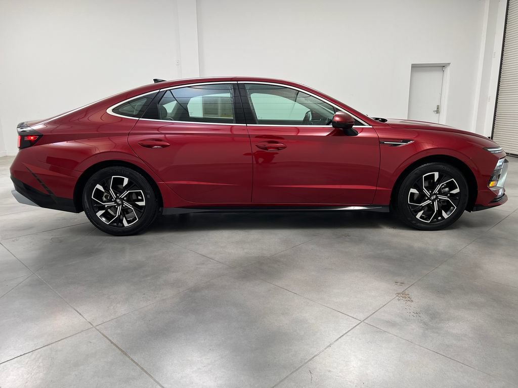 Used 2025 Hyundai Sonata SEL FWD image 10