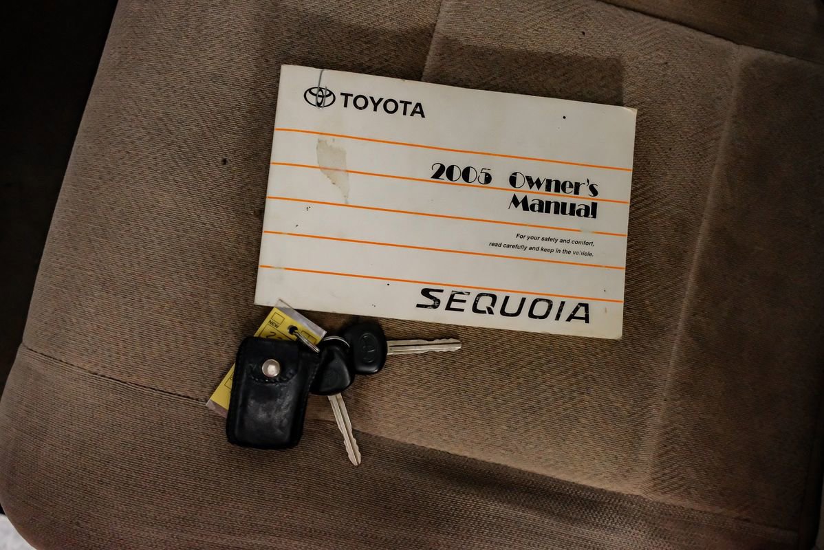 Used 2004 Toyota Sequoia SR5 image 64