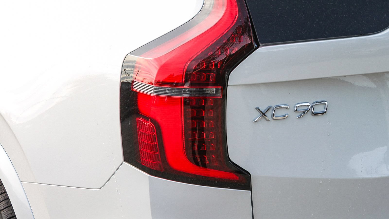 New 2026 Volvo XC90 T8 Plus w/ Protection Package AWD/4WD image 9