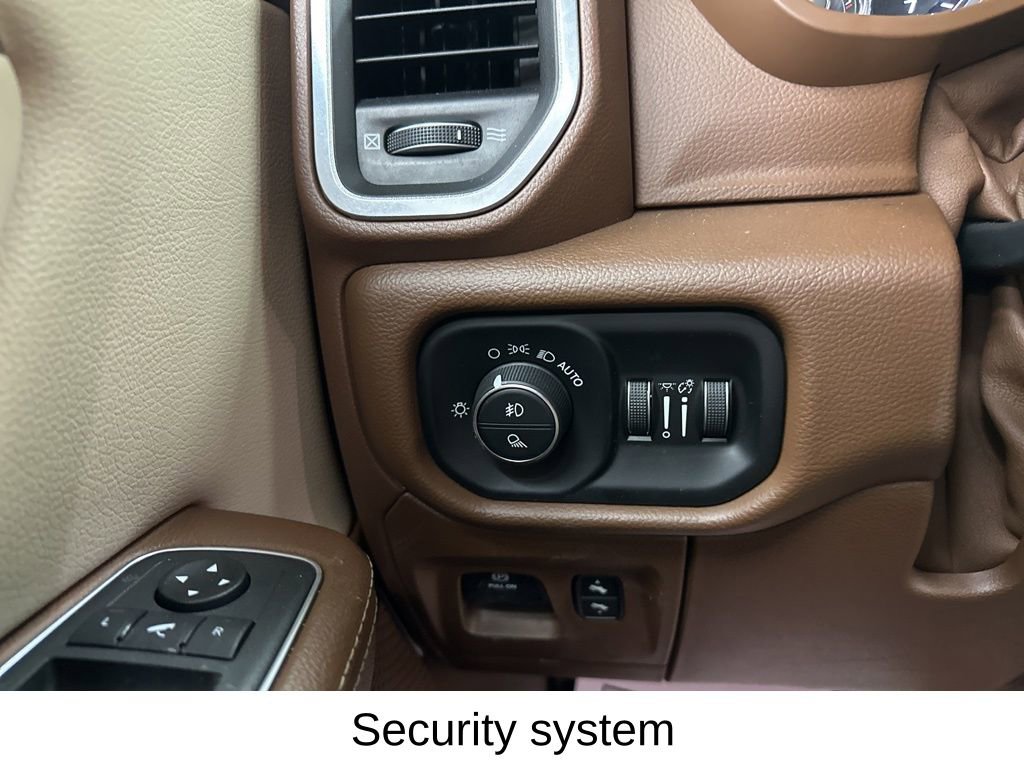 Used 2019 RAM 1500 Laramie image 39