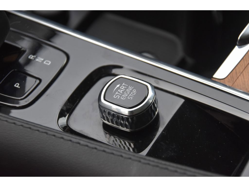 Certified 2023 Volvo XC90 B5 Plus image 38