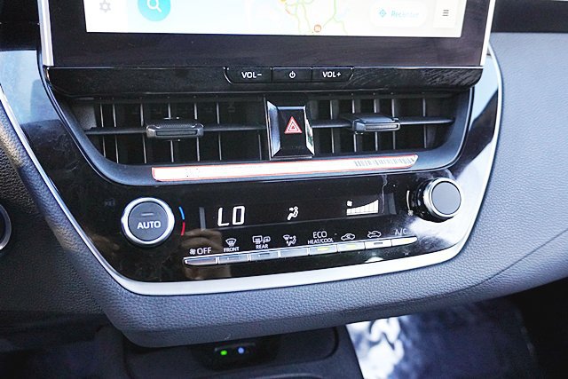 Used 2026 Toyota Corolla SE w/ SE Package FWD image 37