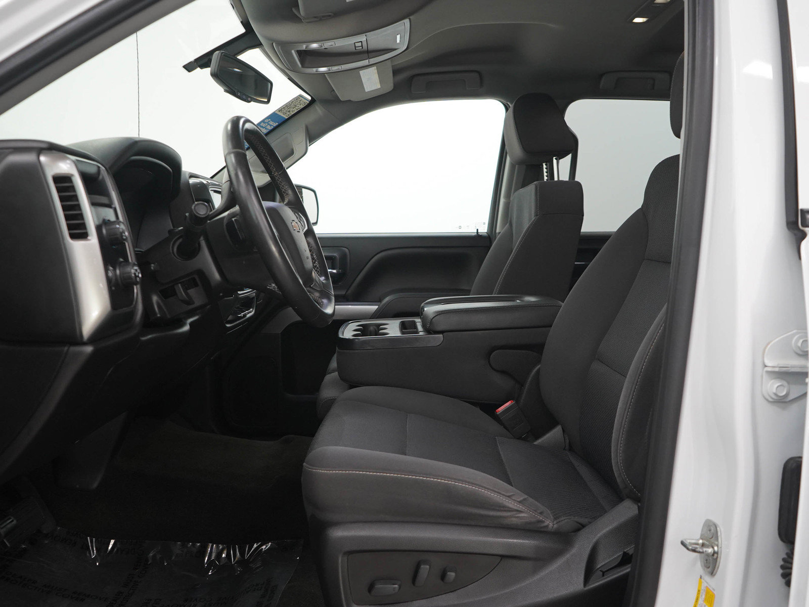 Used 2018 Chevrolet Silverado 1500 LT w/ All Star Edition AWD/4WD image 22
