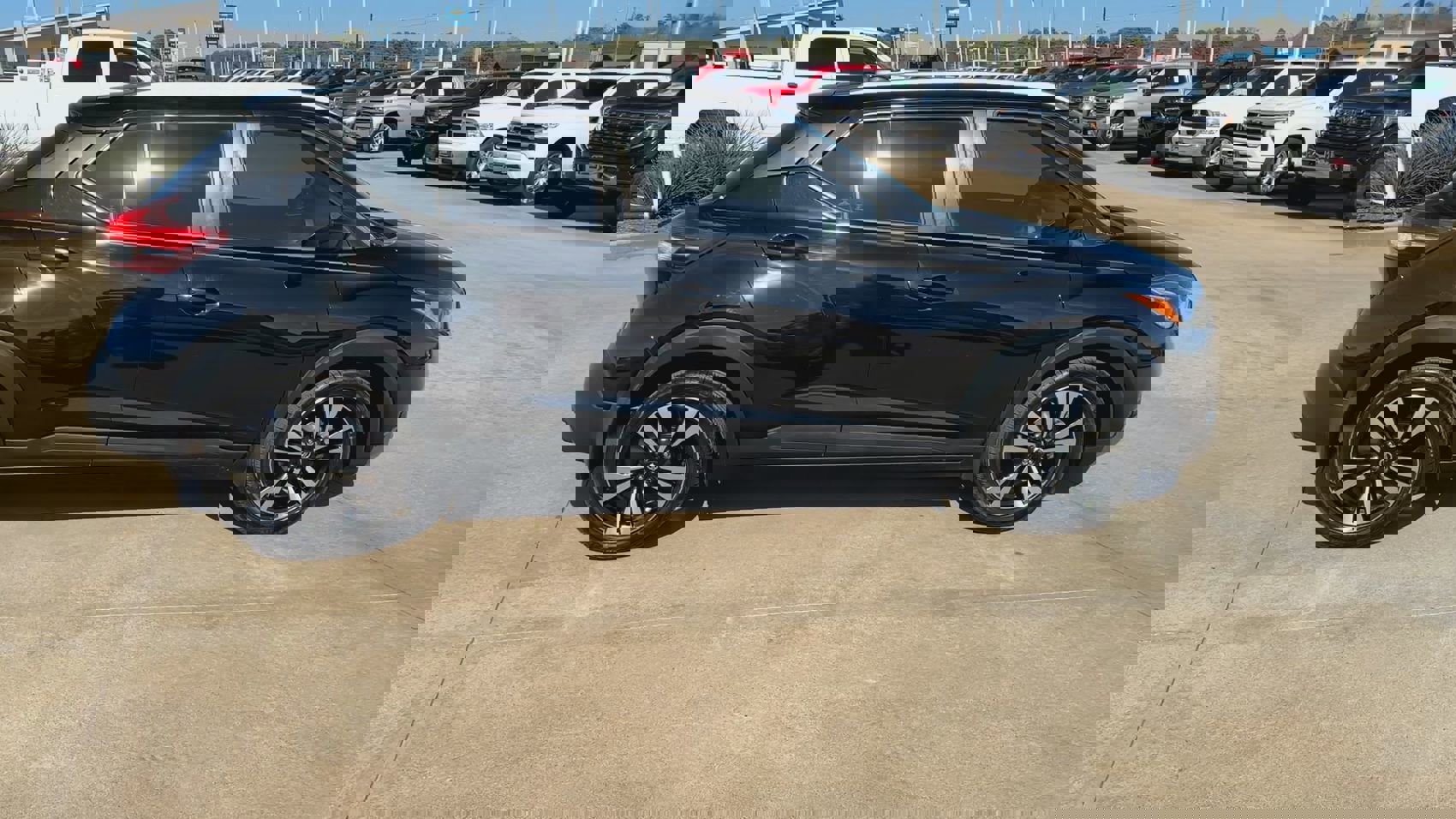 Used 2019 Nissan Kicks SV image 8