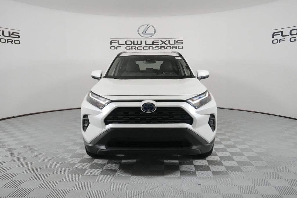 Used 2022 Toyota RAV4 XLE Premium AWD/4WD image 2