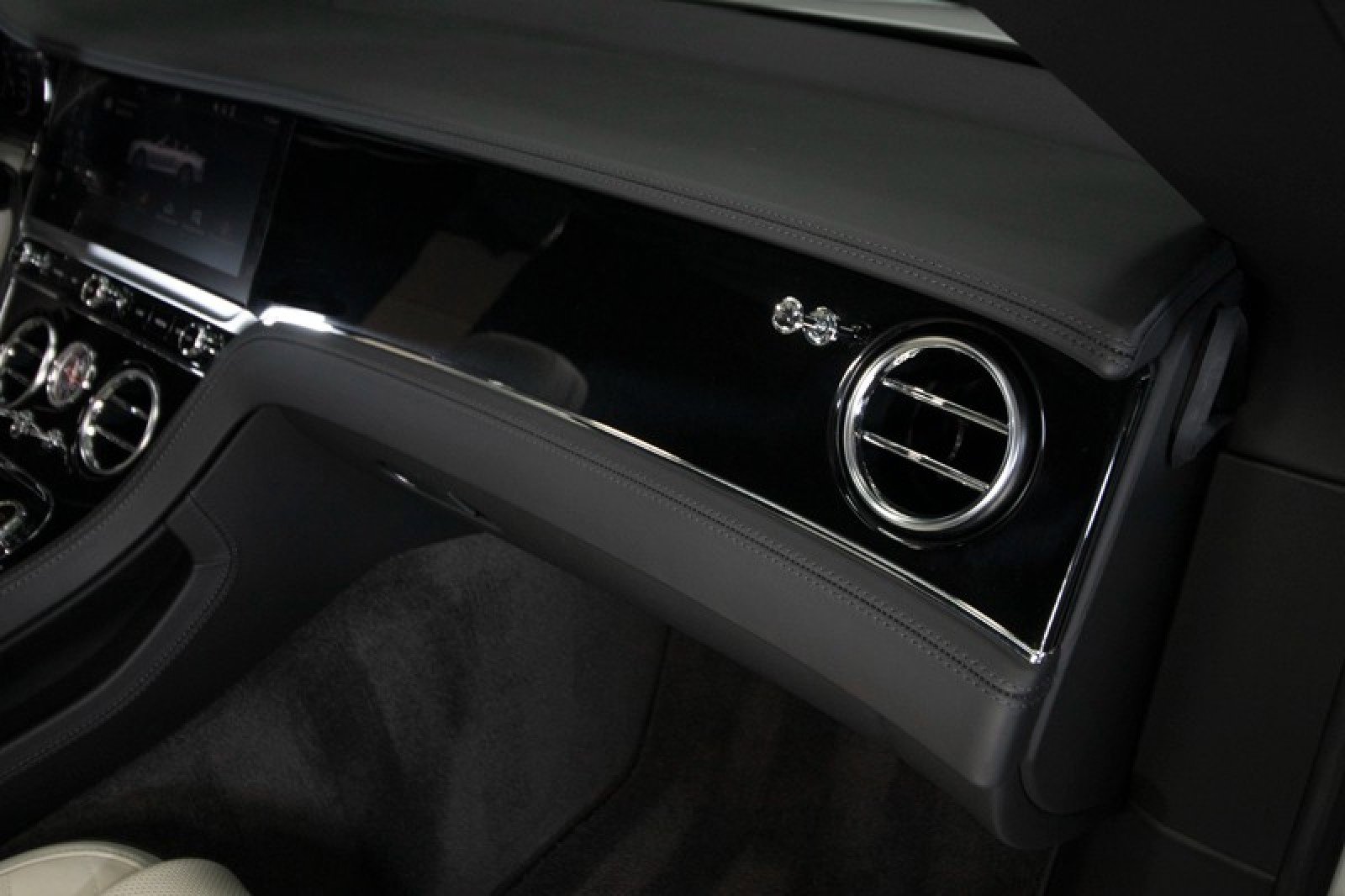 Used 2020 Bentley Continental GT V8 First Edition image 44