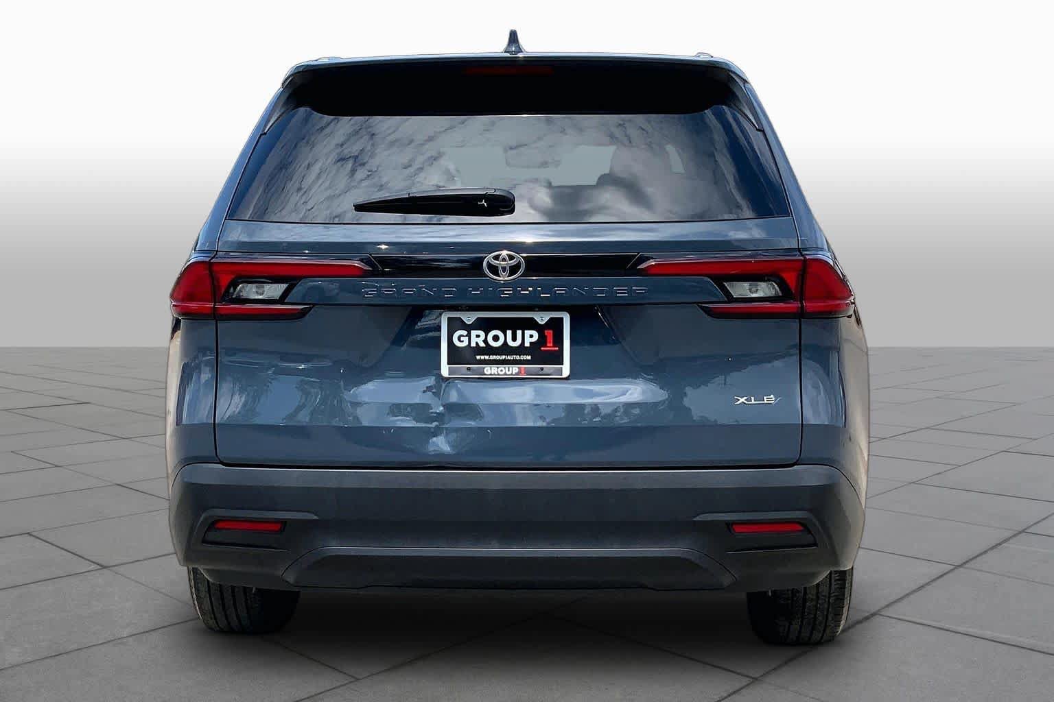 Used 2025 Toyota Grand Highlander FWD image 5