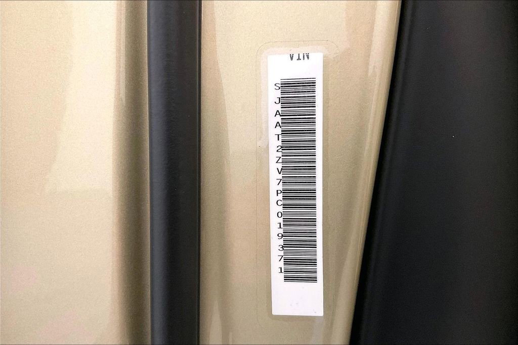 Used 2023 Bentley Bentayga image 35