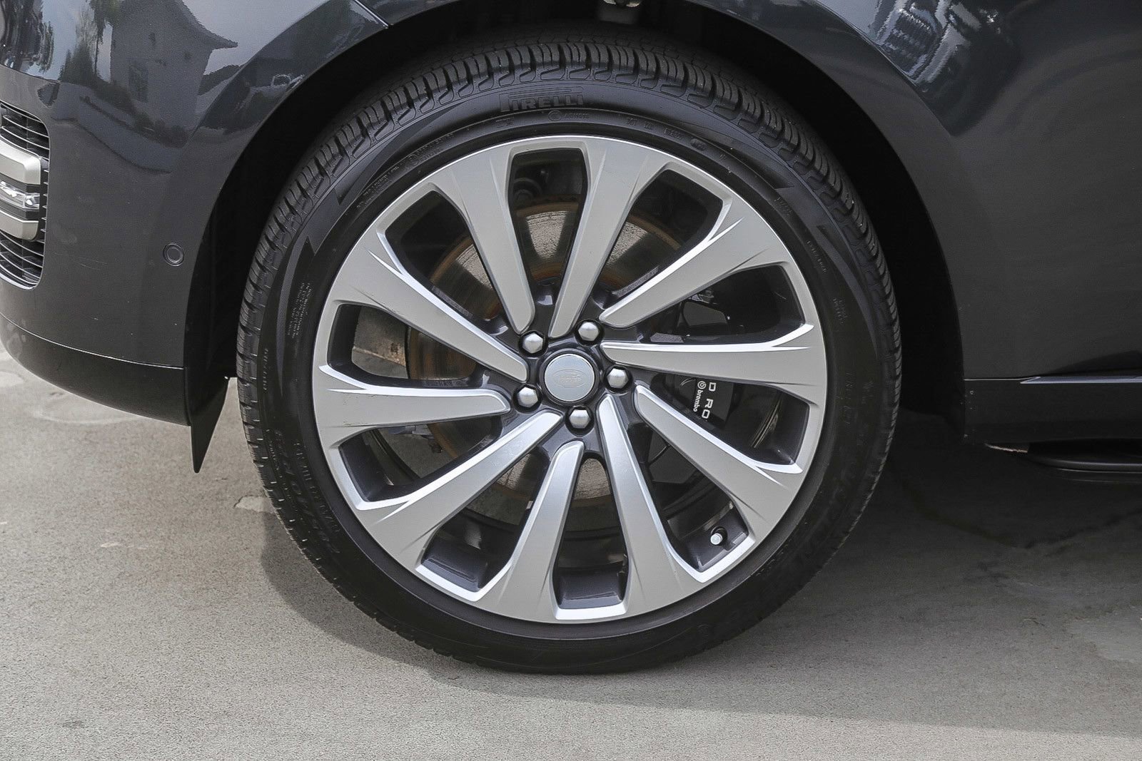 Used 2023 Land Rover Range Rover Autobiography image 9