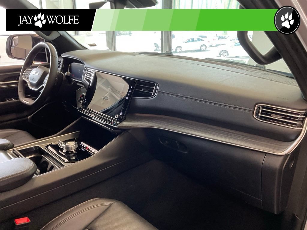 Used 2024 Jeep Wagoneer Series II AWD/4WD image 19