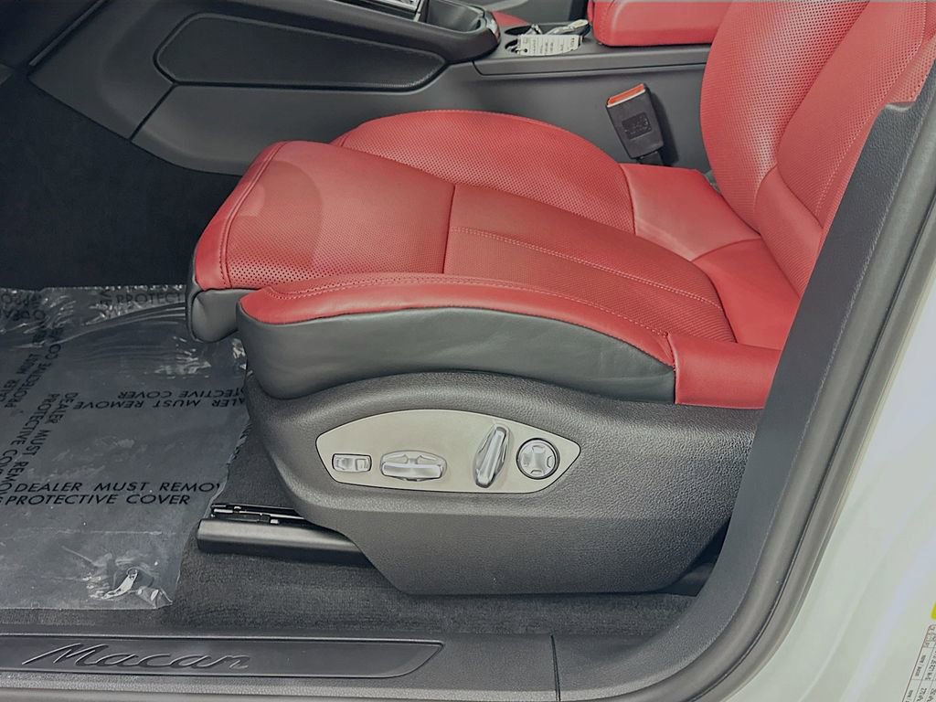 New 2026 Porsche Macan Turbo AWD/4WD image 22