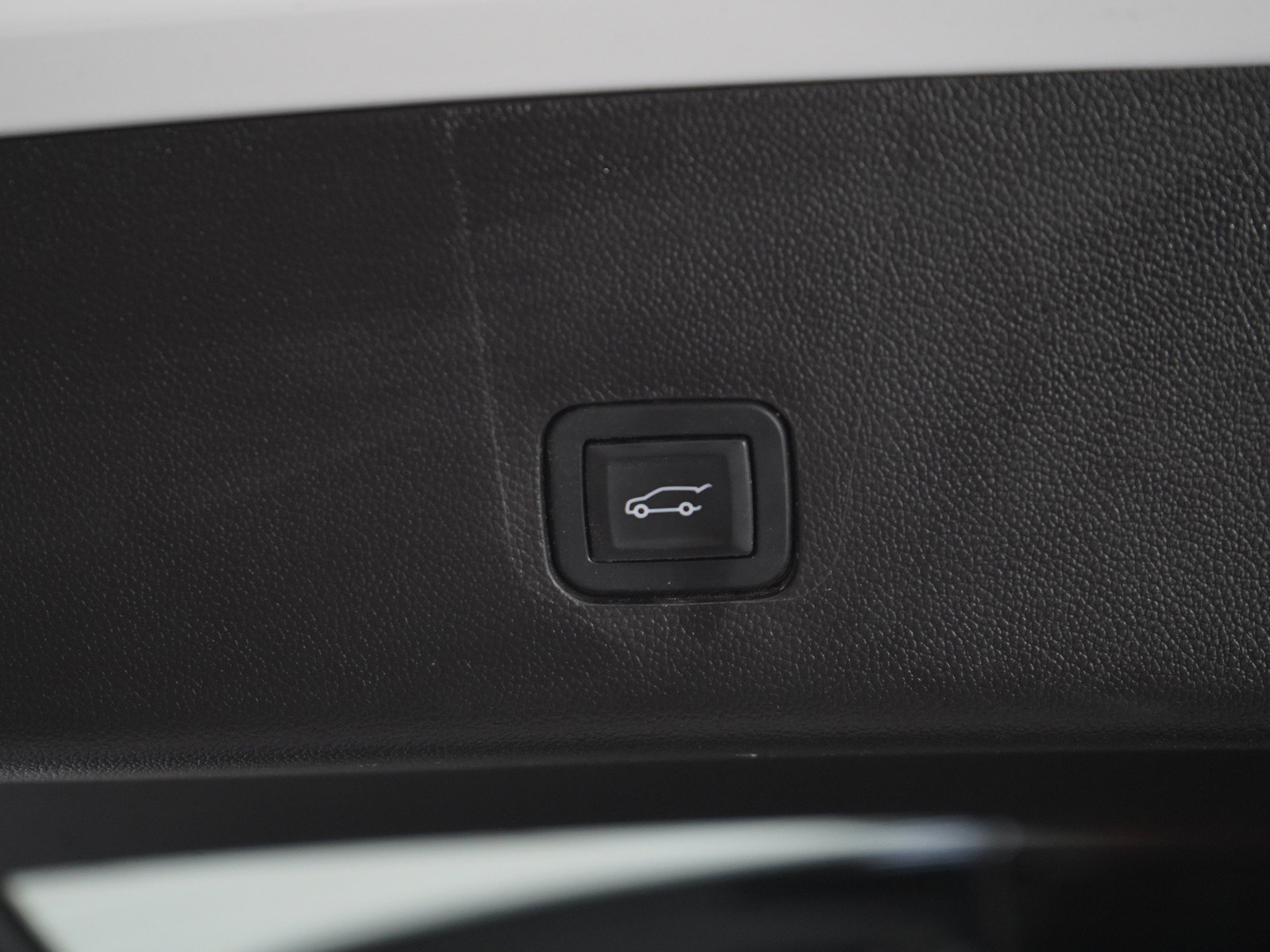 Used 2019 Chevrolet Traverse High Country w/ LPO, Floor Liner Package AWD/4WD image 17