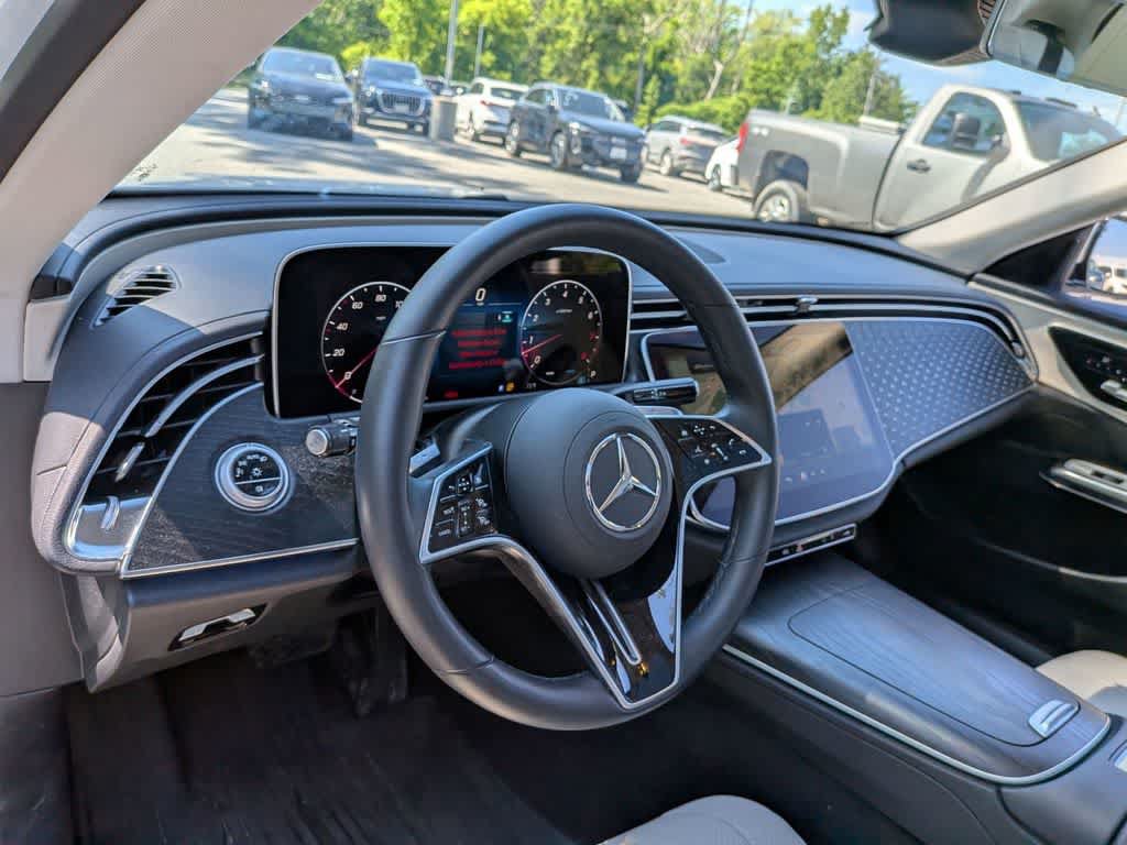 Used 2024 Mercedes-Benz E 350 4MATIC Sedan image 9