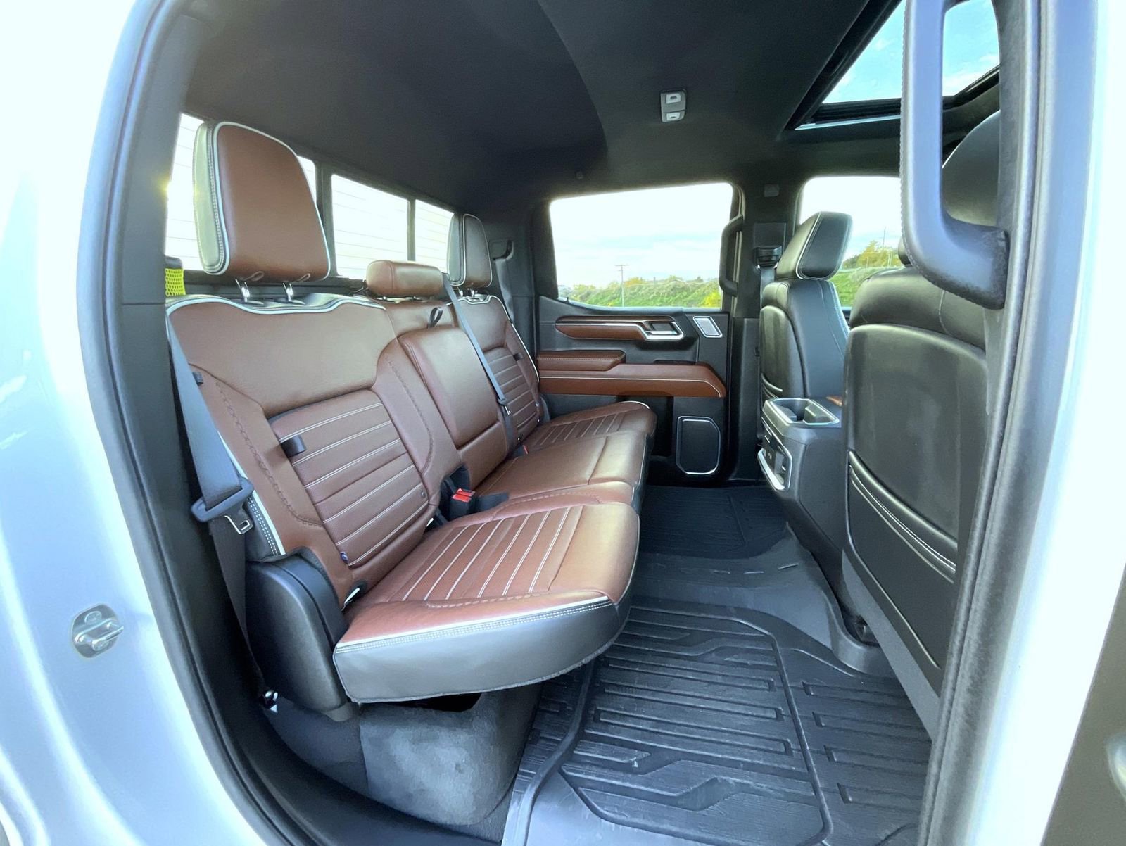Used 2024 GMC Sierra 1500 Denali Ultimate AWD/4WD image 18