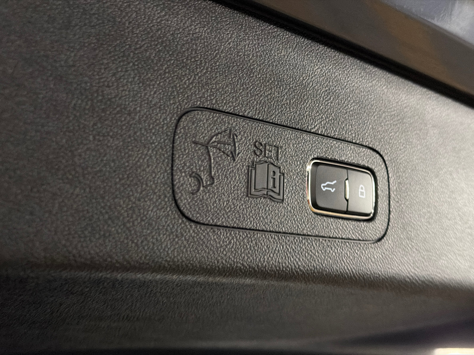 New 2027 Lincoln Aviator Reserve AWD/4WD image 9