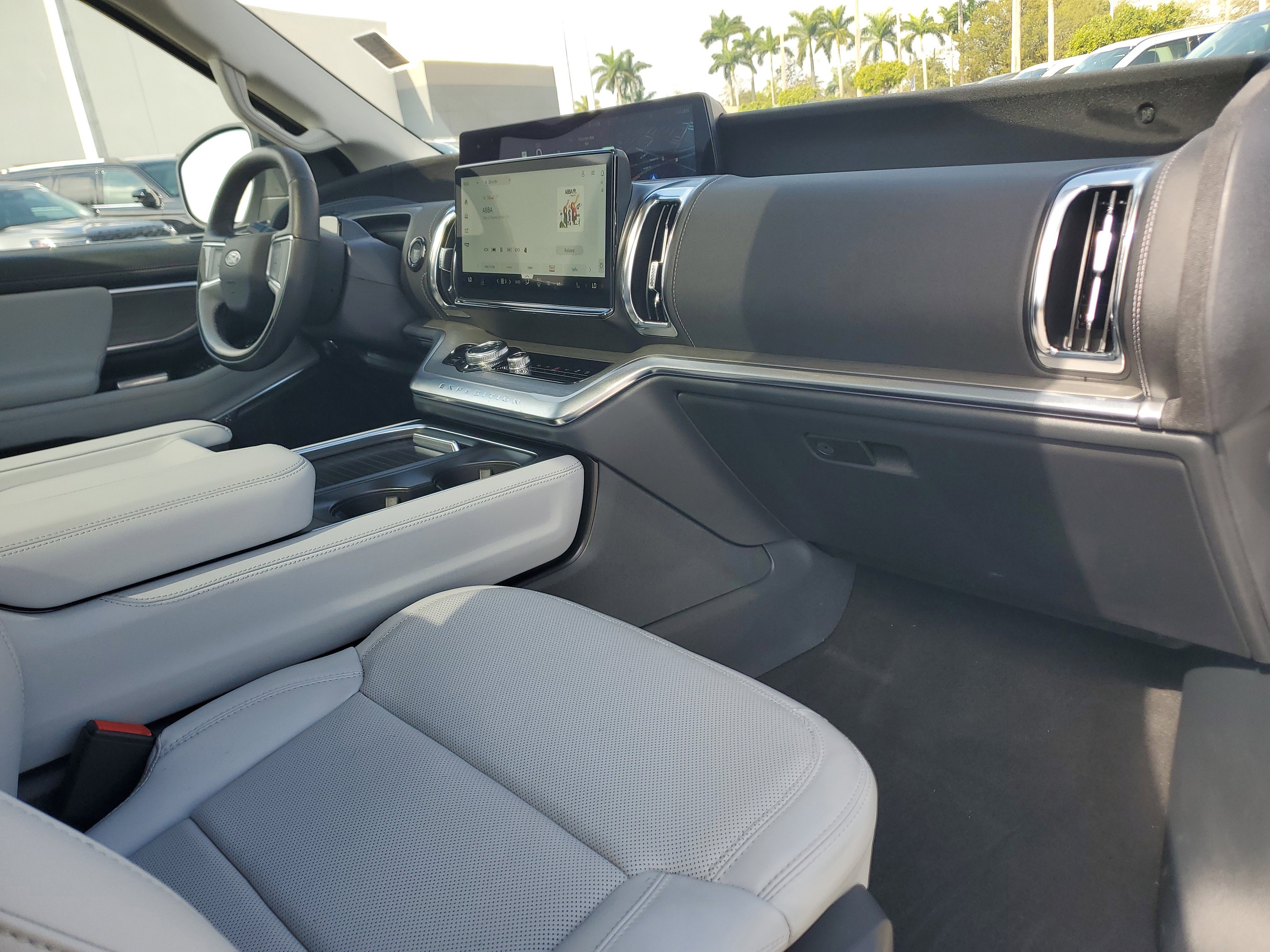 Used 2025 Ford Expedition Platinum w/ Driver's Package image 22