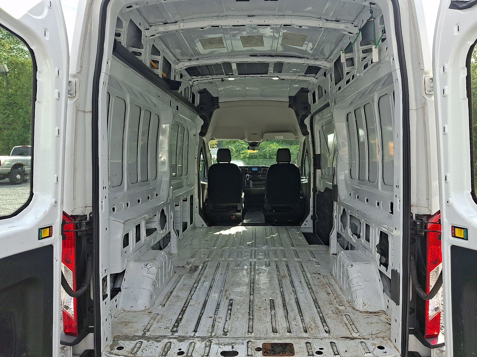 Used 2021 Ford Transit 250 148 High Roof RWD image 27