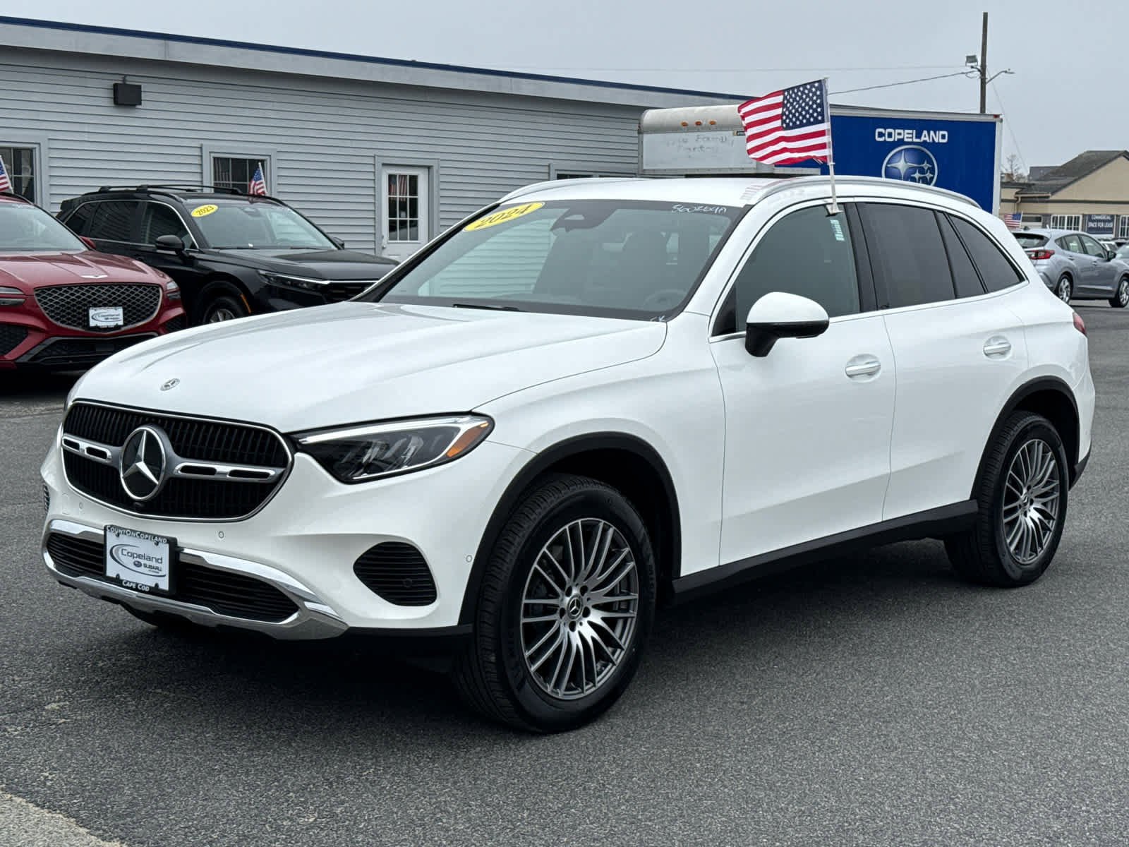 Used 2024 Mercedes-Benz GLC 300 4MATIC image 3