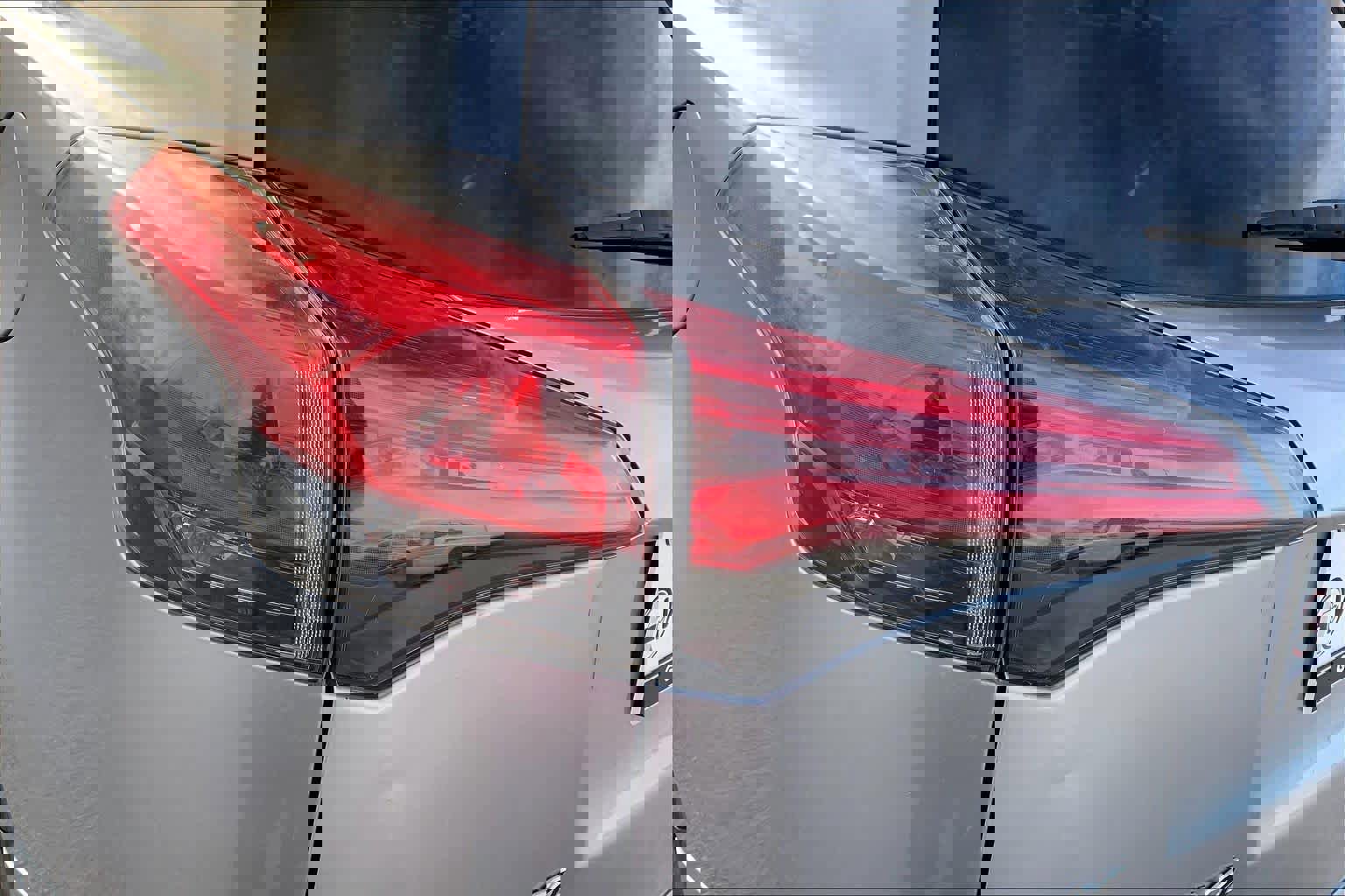 Used 2017 Toyota RAV4 LE image 27