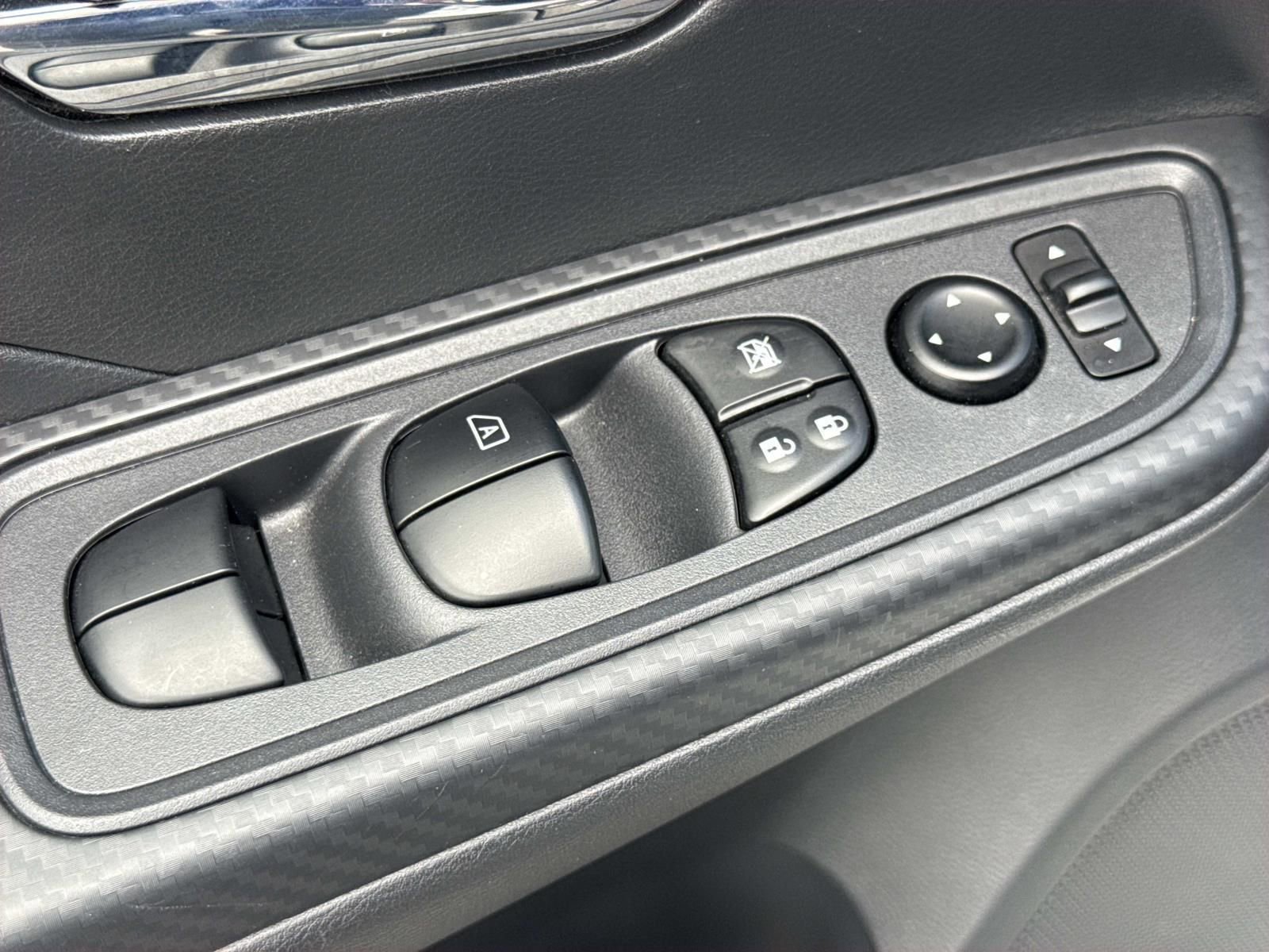 Certified 2025 Nissan Versa SV w/ Trunk Package image 21