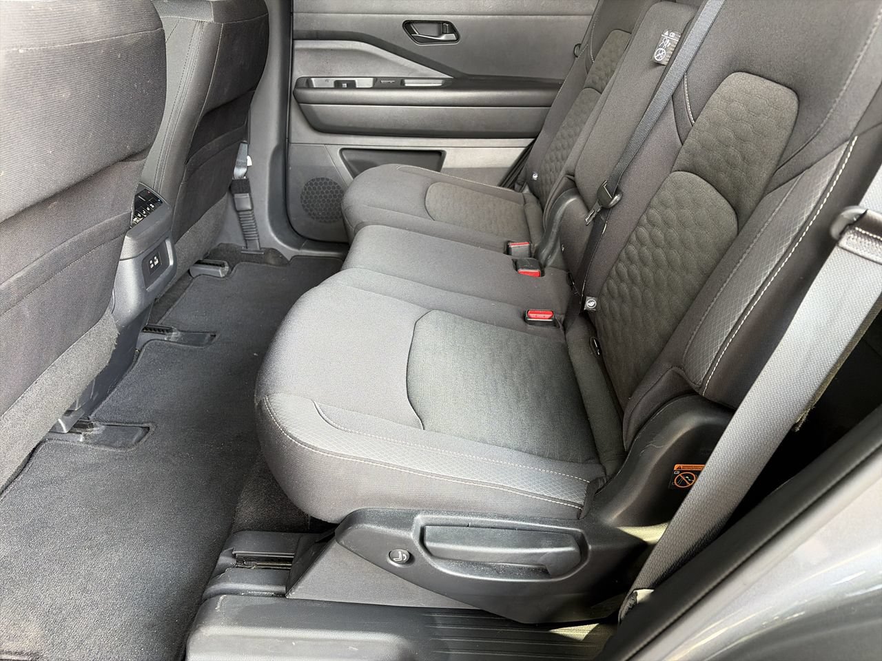 Used 2024 Nissan Pathfinder SV AWD/4WD image 20