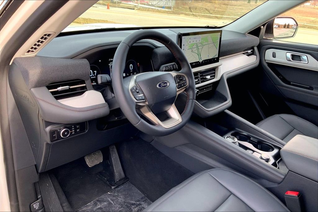 Used 2026 Ford Explorer Active w/ Active Comfort Package AWD/4WD image 12