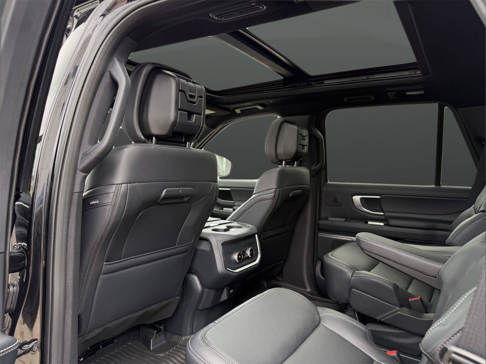 New 2026 Ford Expedition Platinum w/ Stealth Performance Package AWD/4WD image 25