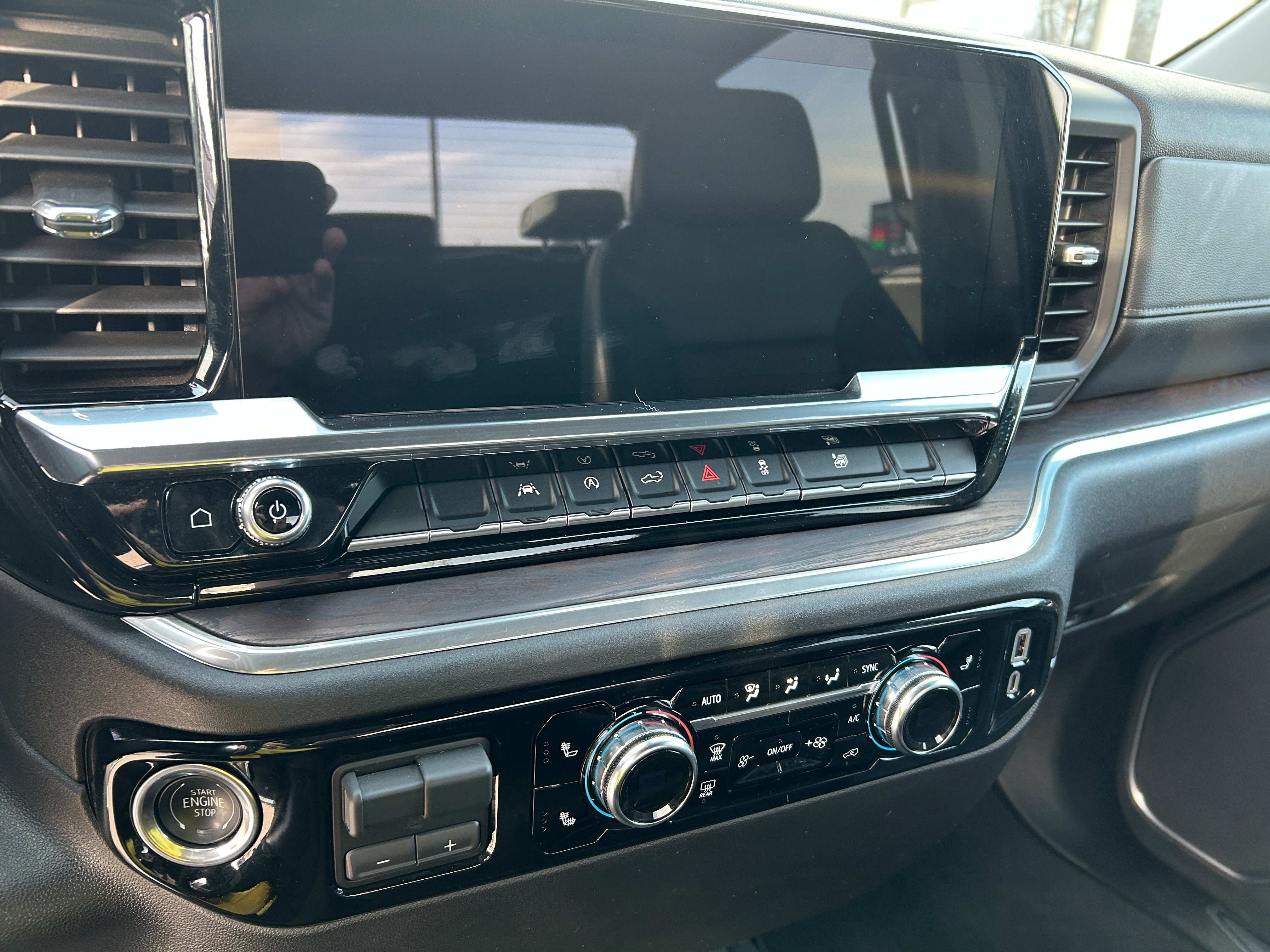 Used 2026 GMC Sierra 1500 SLT AWD/4WD image 19