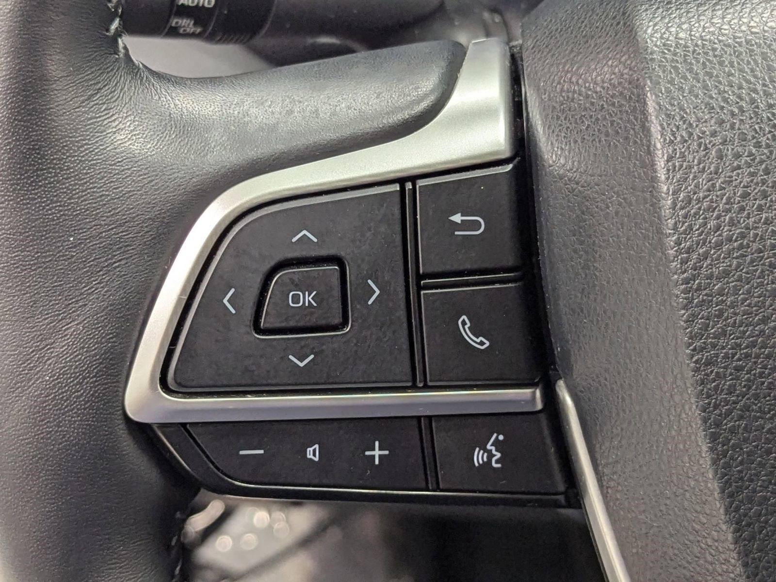 Used 2023 Toyota Highlander Limited image 13