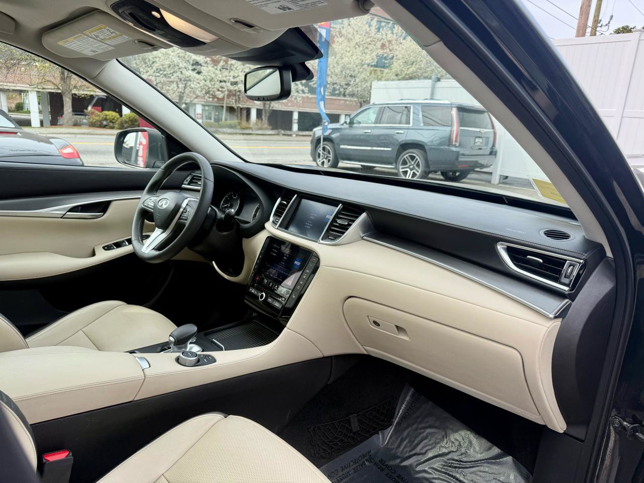 Used 2022 INFINITI QX50 Luxe w/ Cargo Package AWD/4WD image 27
