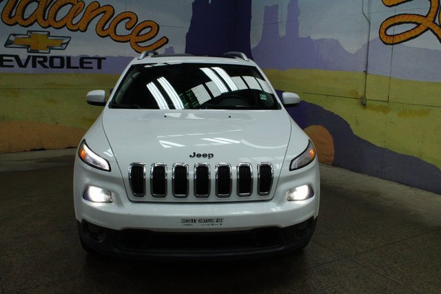 Used 2017 Jeep Cherokee Latitude w/ Comfort & Convenience Group image 3