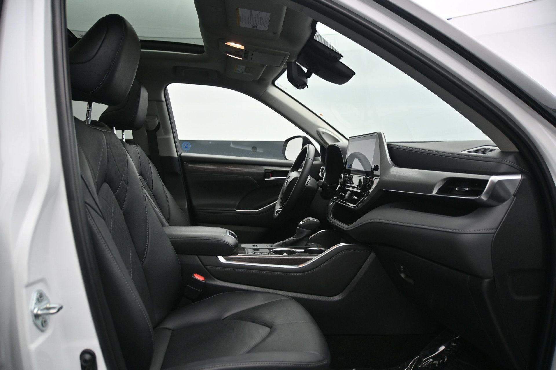 Used 2025 Toyota Highlander Platinum AWD/4WD image 13